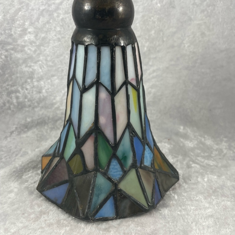 Vintage Stained Glass Lily Style Lamp Shade - Picture 3 of 7